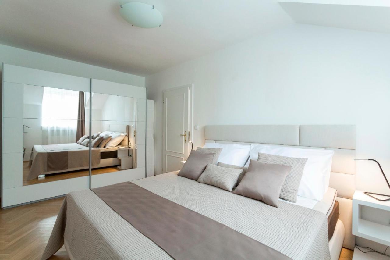 Prague Days - Modern Apartment - New Town Екстериор снимка